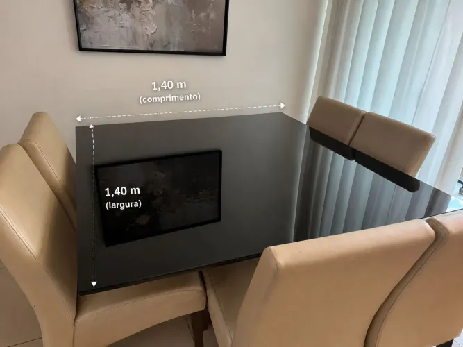 Mesa de jantar com 6 cadeiras