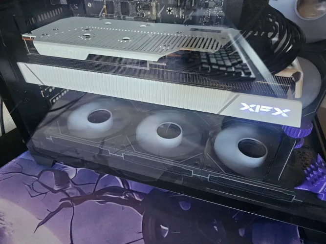 Placa de Vídeo RX 7800 XT Magnetic Air
