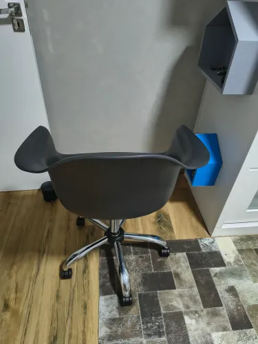 Cadeira giratória semi nova SBCampo