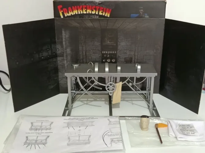 Frankstein accessory set neca ORIGINAL, com detalhe