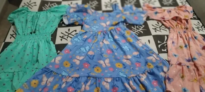 Vestido seminovo usado apenas uma vez,VENDA .
