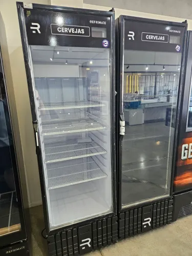 cervejeira 570 litros com aquecimento no vidro - interno preto/branco