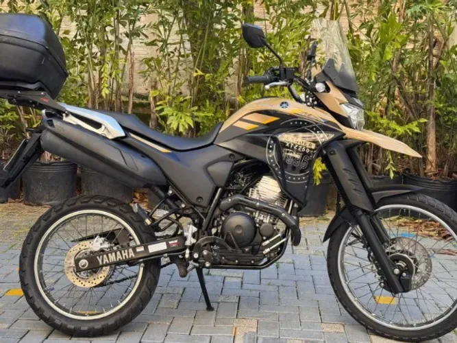 Vendo Lander 2023 - Moto de garagem