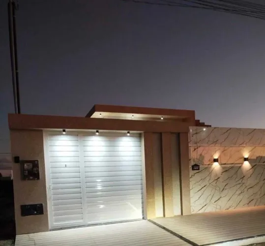 CASA EM RUA PÚBLICA - LUAR DA BARRA [57889]