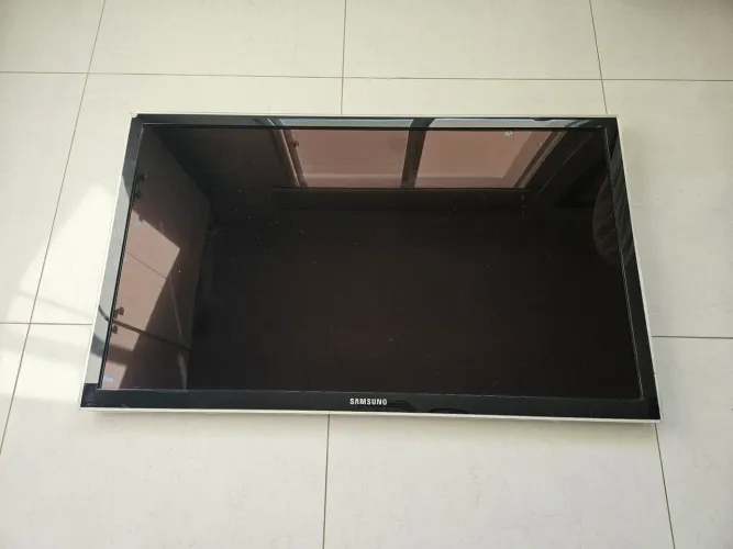 TV Samsung 40" (para conserto)