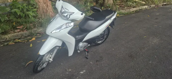 Moto biz com 9.000 km R$ 13.500