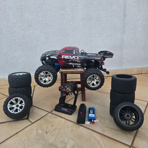 Traxxas Revo 3.3 Nitro