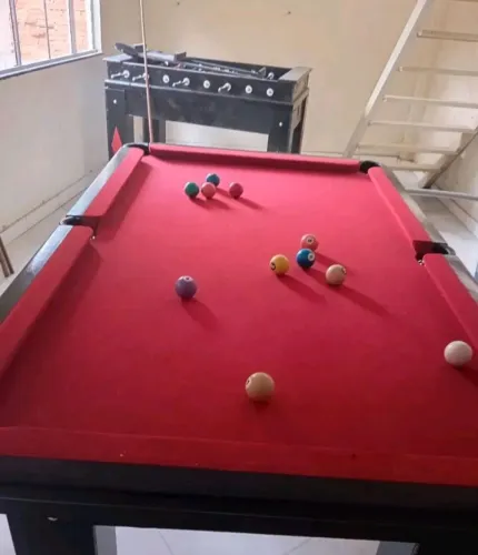 Sinuca e mesa de Totó ' em perfeito estado'