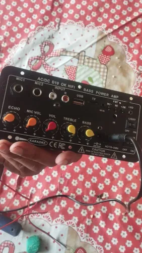 Placa amplificadora de som com defeito, quando aumenta fica com um zumbido na voz,grave ok