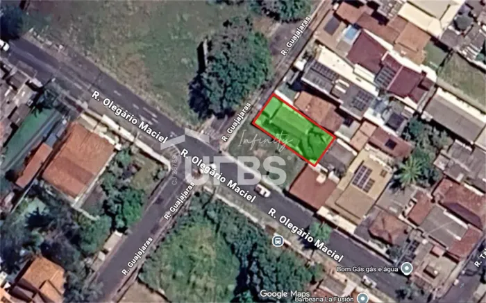 Terreno com 300m² à venda no Saraiva