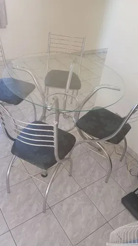mesa com 4 cadeiras