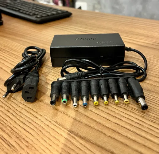 Fonte Carregador Universal para Notebook - 12V a 24V - 10 Plugs
