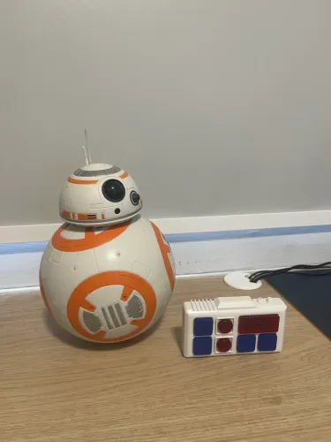 Robô BB8 StarWars de controle remoto (Disney)