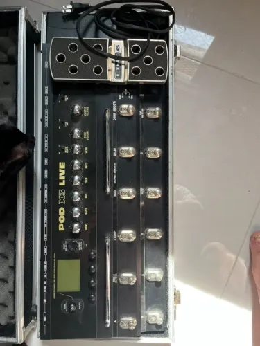 Pedaleira POD X3 Live com case