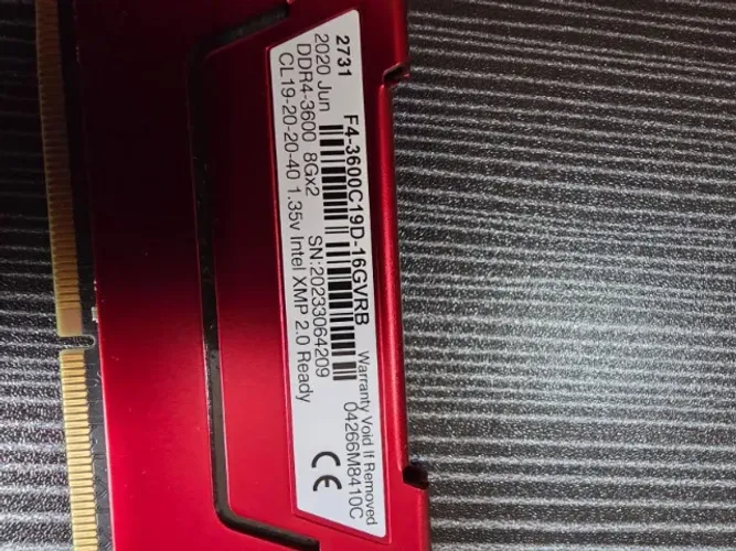 Memórias Ripjaws V - 8 GB. cada