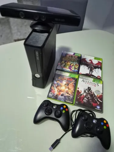 Vídeo game Xbox 360 desbloqueado com kinetc 2 controles e 15 jogos