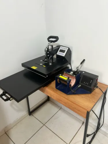 Kit Prensa Térmica Plana Maqmei + Prensa de Caneca Sublimação