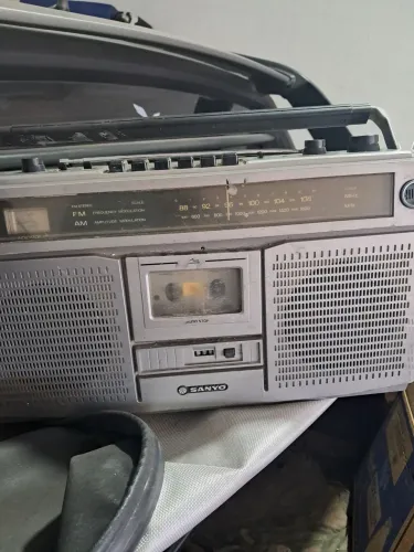 Radio sanyo raridade
