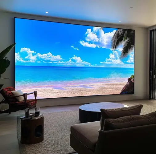 Smart TV Hisense 100 Polegadas QLED 4K 144Hz, Modelo Q7, com subwoffer