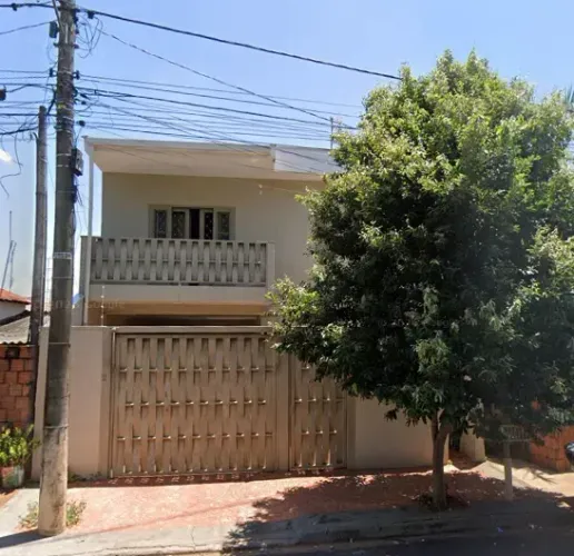 Sobrado para venda possui 141 m², com 3 quartos no bairro Parque Residencial do Lago.