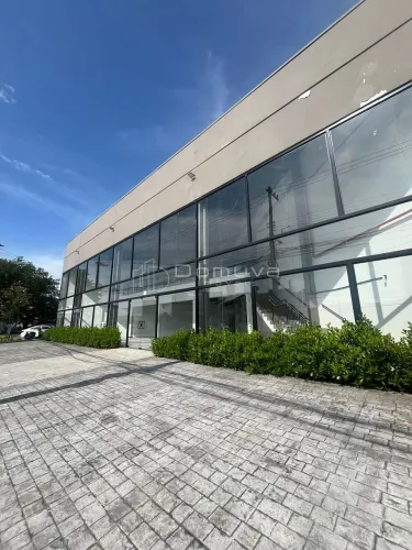 Sala Comercial com Mezanino e Docas Ideal para Logística, Depósito ou Operação Empresarial