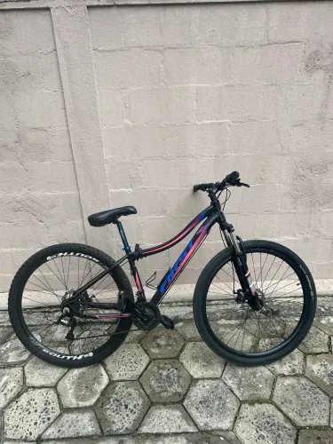 bicicleta mountain bike aro 29 da marca First
