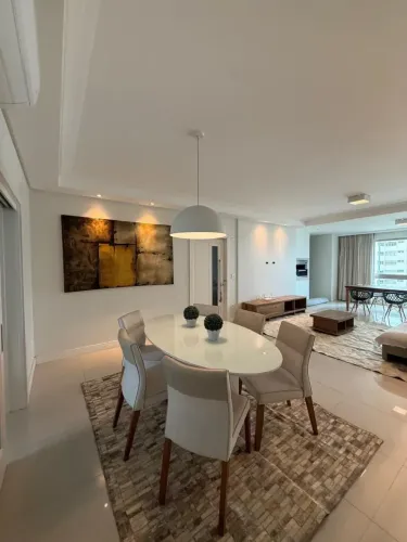 Lindo Apartamento Quadra Mar no Centro de Balneário Camboriú