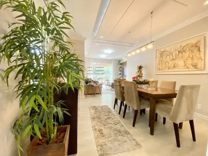 Apartamento amplo com 3 dormitórios em Coqueiros