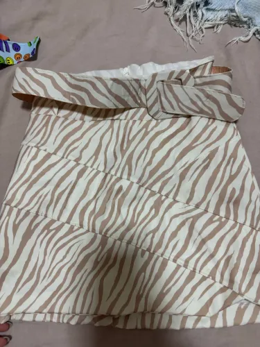 Short saia animal print c cinto 