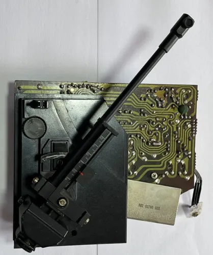 Toca Discos Gradiente T-575 - Braço com Placa de Controle