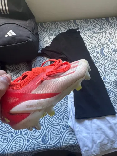 Chuteira Adidas