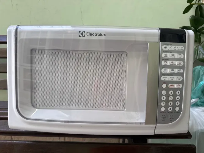 Vendo microondas eletrolux em perfeito estado
