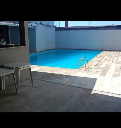 Espaço Com Piscina