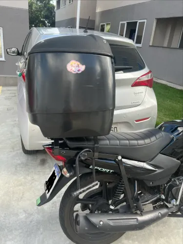 Bau com suporte mottu
