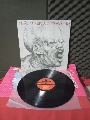 LP Titãs Cabeça Dinossauro 180 gr semi-novo
