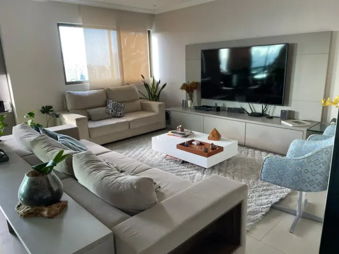 Apartamento andar alto, vista livre, 208m² 4 suítes, 3 vagas