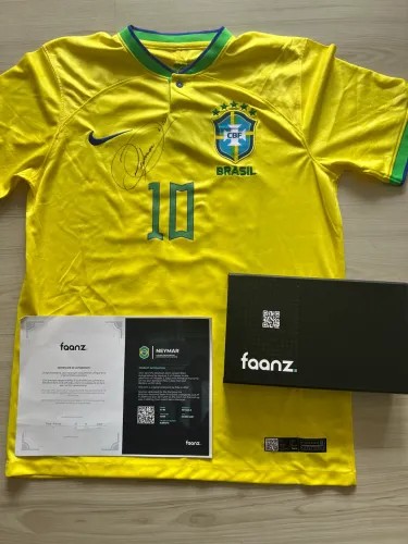 Camisa do Brasil autografada por Neymar Jr