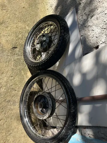 Vendo aro com pneu mito novo
