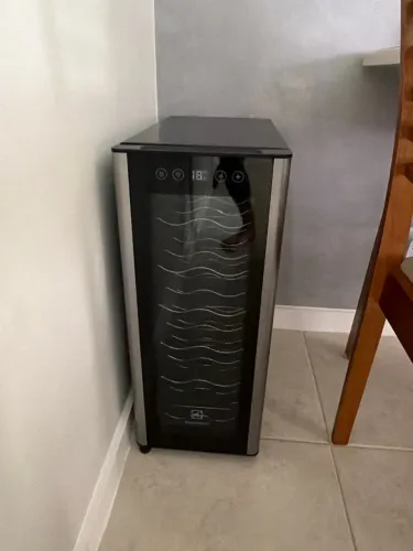 Adega Electrolux 8 garrafas