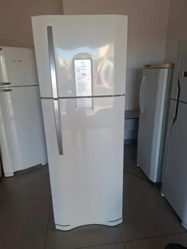 Vendo geladeira 220v 