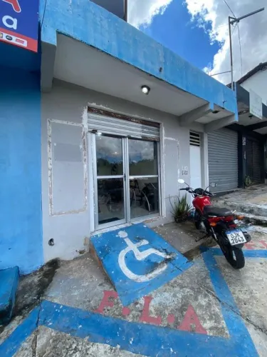 PONTO COMERCIAL NO BAIRRO SAMAPI, COM 02 VAGAS DE ESTACIONAMENTO.