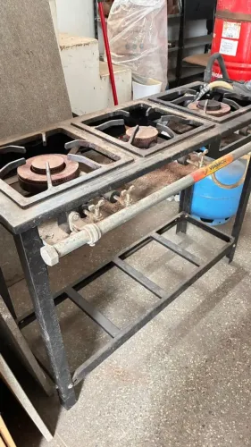 Fogão Industrial Venâncio - a gás  - 3 bocas - 2 bocas duplas, 1 boca  simples  