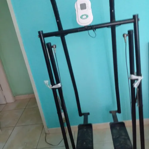 VENDO APARELHO DE GINASTICA USADO BOM 