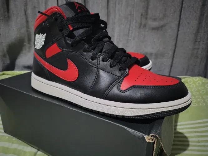 Air Jordan 1 Mid