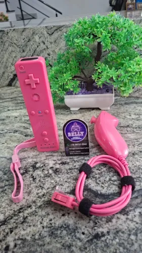 CONTROLE NINTENDO WII ROSA COM MOTION PLUS + NUNCHUCK