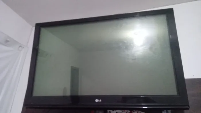 Vendo tv 42 não smart 300 pra ir hj