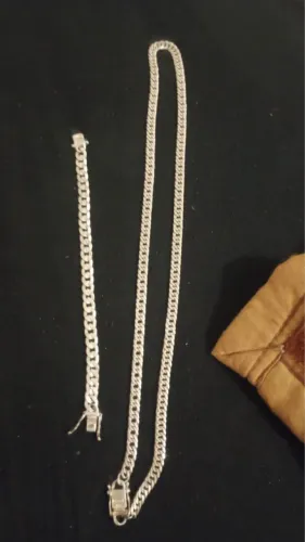 Corrente e pulseira de prata