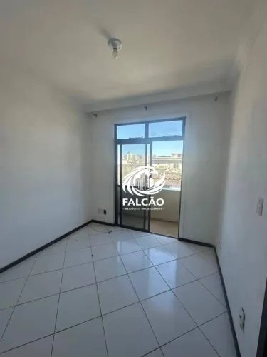 Apartamento com 2 dormitórios para alugar, 60 m² por R$ 1.800,00/mês - Boca do Rio - Salva