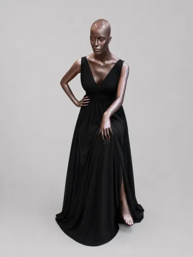 Manequim feminina sentada