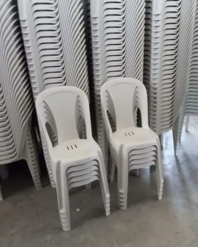 Cadeira Plástica EXCELENTE GT78 Alta Resistência  Incrível 